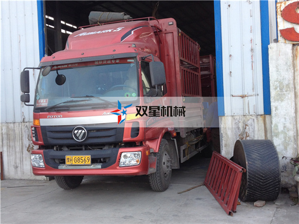 皓星<a href='http://www.sffyiuj.cn/1/54.html' target='_blank'><span>廢鋁粉碎機</span></a>設備發(fā)貨現場