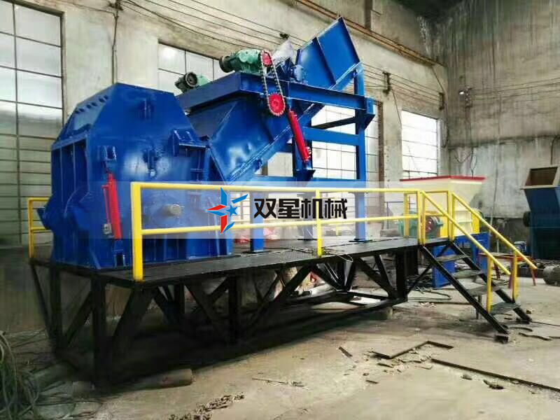 廢鐵粉碎機(jī)設(shè)備多少錢(qián)？移動(dòng)的、固定的哪種效果好