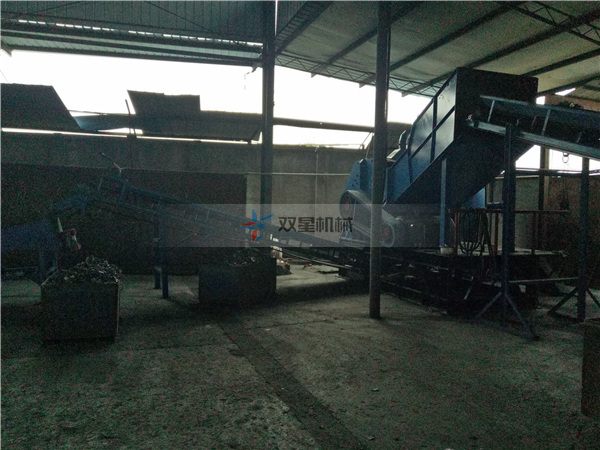 廢金屬粉碎機(jī)設(shè)備河北邢臺(tái)客戶(hù)安裝現(xiàn)場(chǎng)