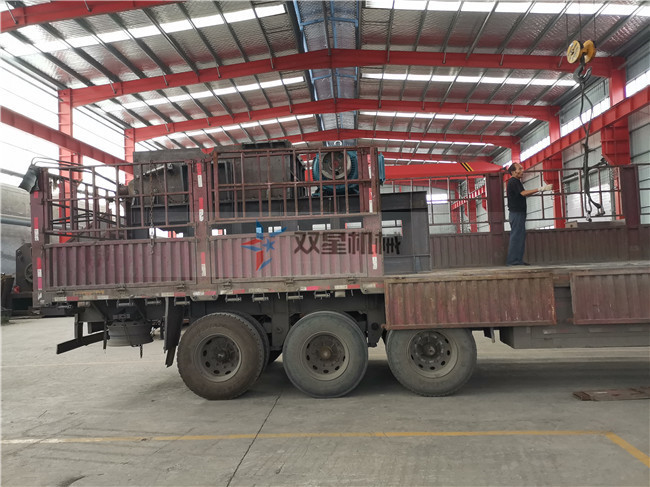 鋁合金破碎機(jī)發(fā)貨現(xiàn)場