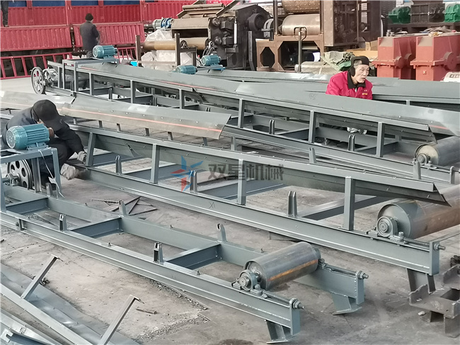 金屬破碎機配套設(shè)備<a href='http://www.sffyiuj.cn/line/602.html' target='_blank'><span>輸送帶</span></a>