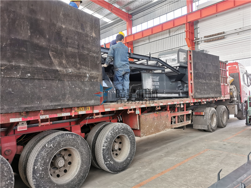 廢鋁粉碎機設備發(fā)貨現(xiàn)場