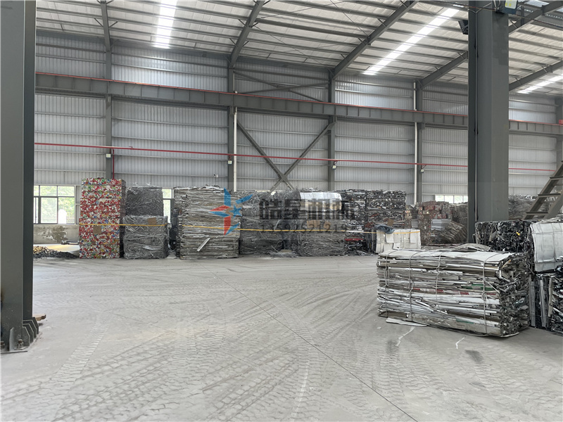 用廢金屬破碎機(jī)回收廢金屬制造成本低經(jīng)濟(jì)效益可觀