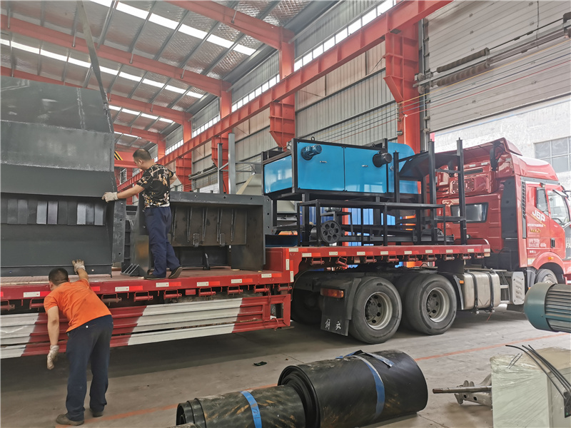 <a href='http://www.sffyiuj.cn/' target='_blank'><span>金屬粉碎機(jī)</span></a>廠家1600型設(shè)備發(fā)貨