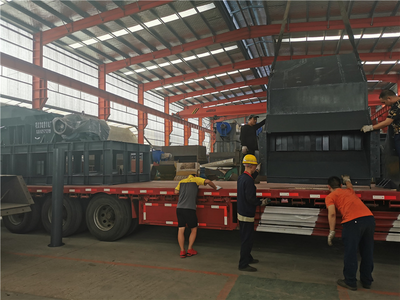 <a href='http://www.sffyiuj.cn/1/55.html' target='_blank'><span>斷橋鋁粉碎機(jī)</span></a>設(shè)備發(fā)貨