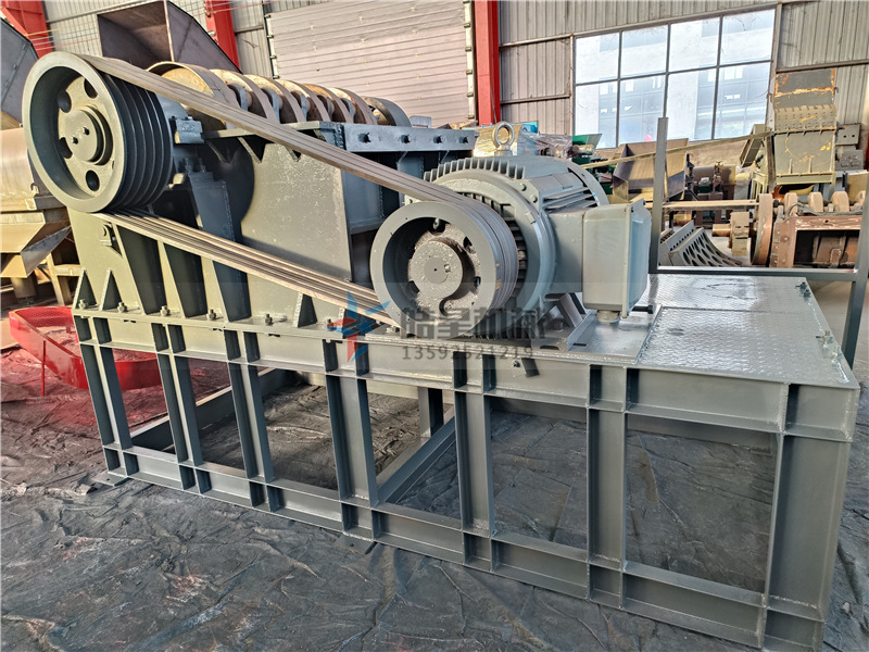 1600型<a href='http://www.sffyiuj.cn/1/54.html' target='_blank'><span>廢鋁粉碎機(jī)</span></a><a href='http://www.sffyiuj.cn/' target='_blank'><span>金屬粉碎機(jī)</span></a>廠家設(shè)備實(shí)拍