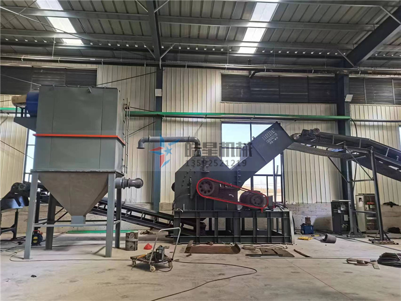 破碎彩鋼瓦選擇哪種金屬粉碎機(jī)合適